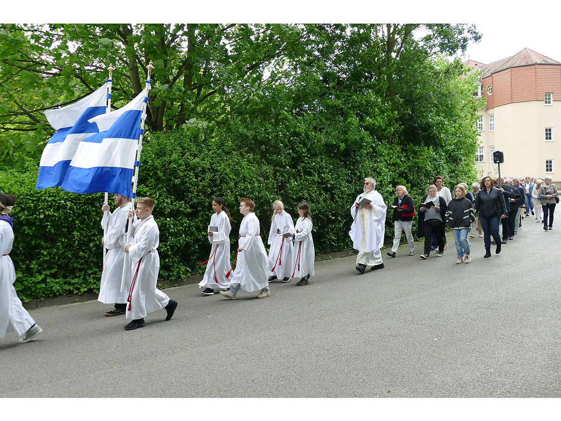 Bittprozession an Christi Himmelfahrt (Foto: Karl-Franz Thiede)